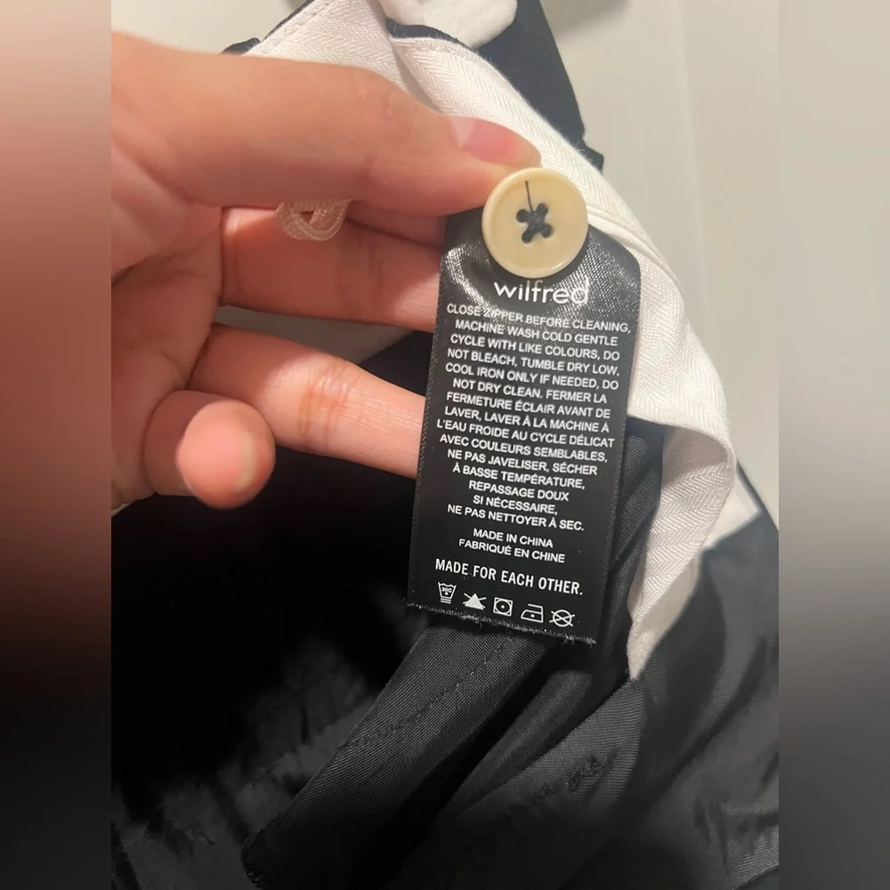 Aritzia Wilfred The Effortless Pants in Black - Picture 8 of 8